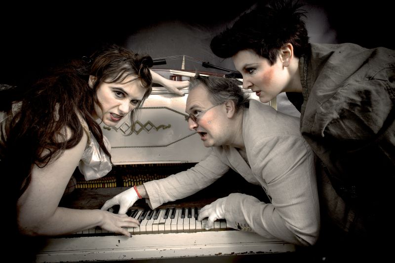Feline & Strange Electro Wave Cabaret im tik Stream