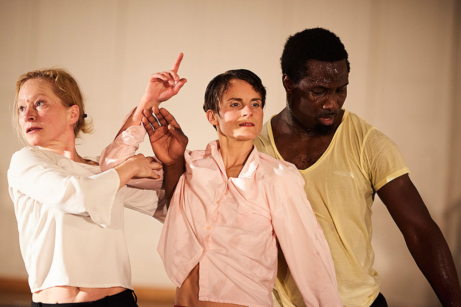 FIVE in Pool (dance audio drama) | soundance festival berlin