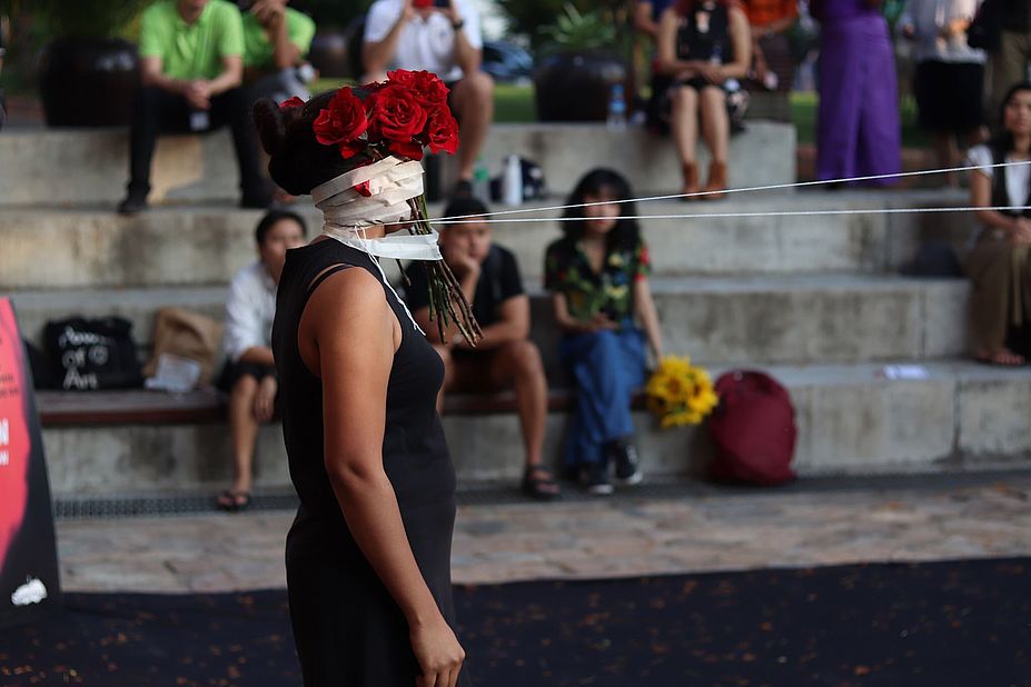 Online Performance `I am a WOMAN. I am an ARTIST.`