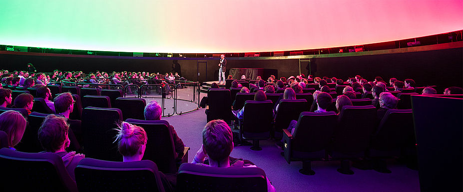 Science Slam im Planetarium