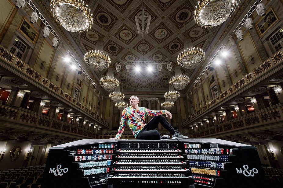Cameron Carpenter zu Ostern live im Konzerthaus Berlin