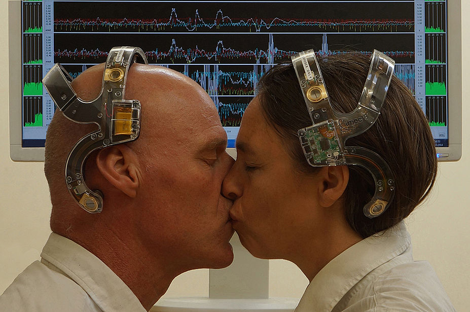 Kissing Data Symphony